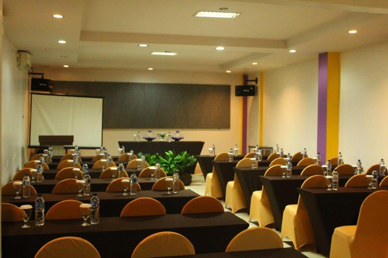 Liras Hotel Syariah Pulupanda Zewnętrze zdjęcie