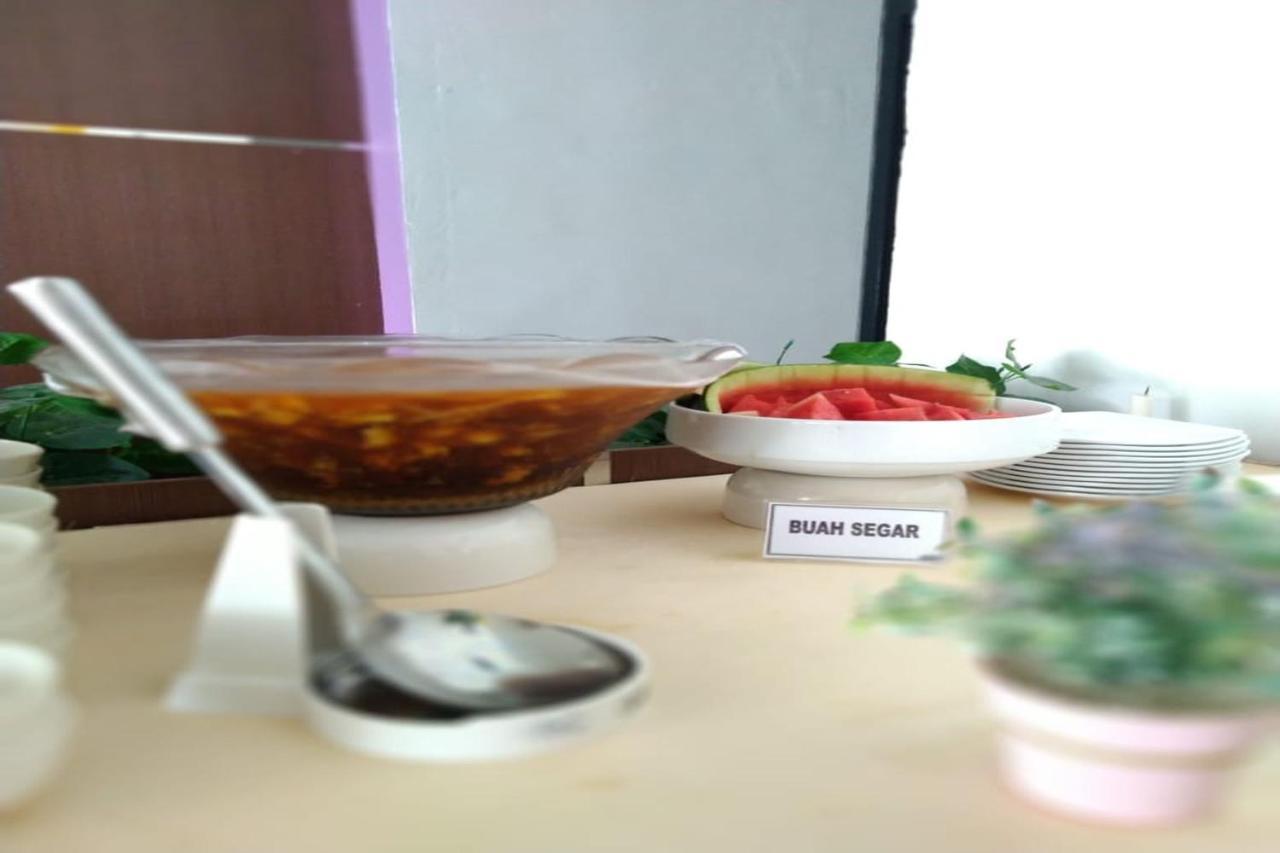 Liras Hotel Syariah Pulupanda Zewnętrze zdjęcie