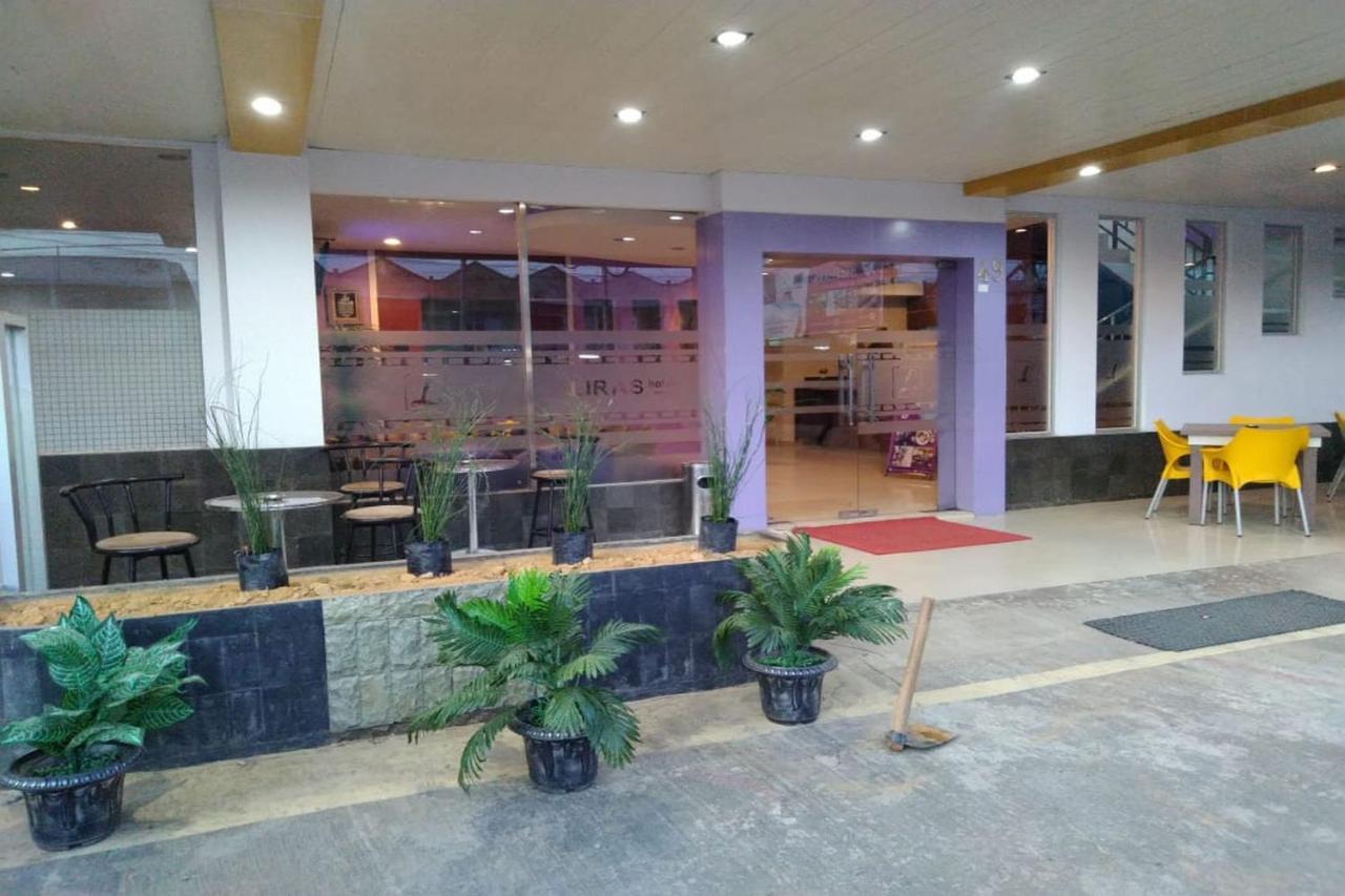 Liras Hotel Syariah Pulupanda Zewnętrze zdjęcie